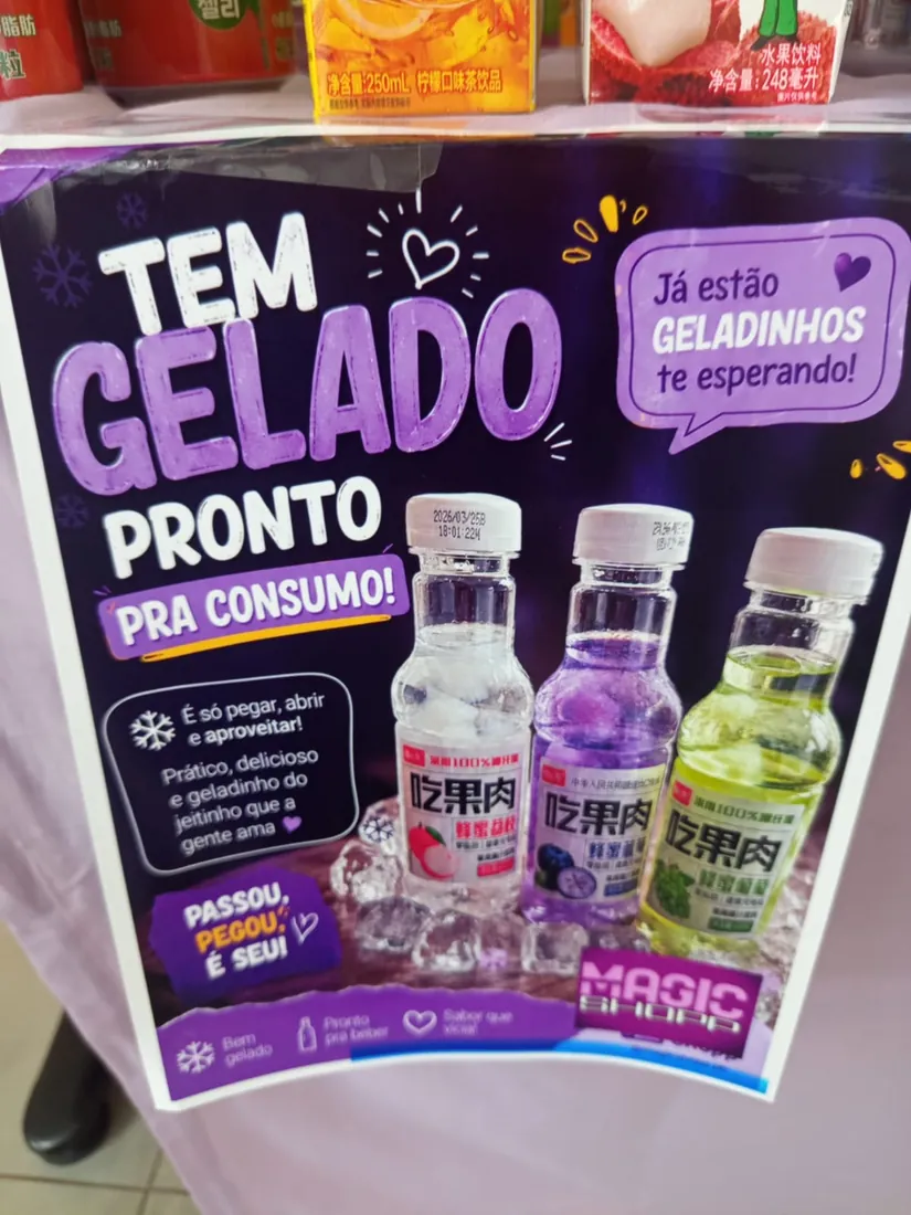 Bebidas Geladas com Pedaco de Fruta